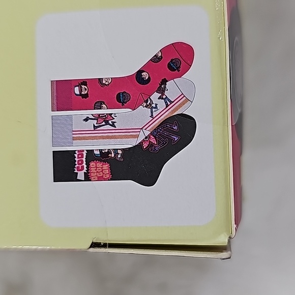 Stranger Things 3 Pairs Crew Socks Size 6-12 - Picture 5 of 5